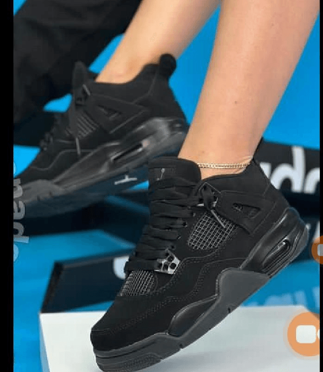 Baskets style jordan 4 modele de tres bonne qualite 