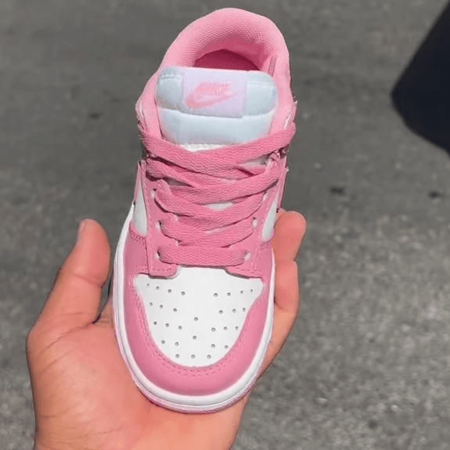 Tennis couleur rose